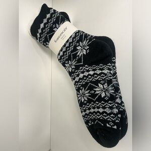 NWT Francesca’s Fuzzy Socks